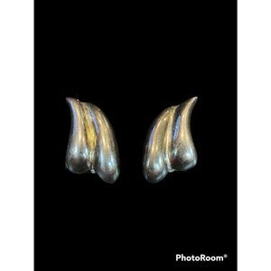 Vintage Clip On Earrings